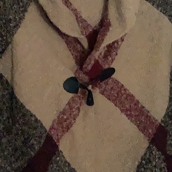 NWOT cape - Picture 4 of 8